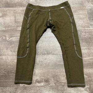 VPL Crop Low Rise Leggings Size Medium